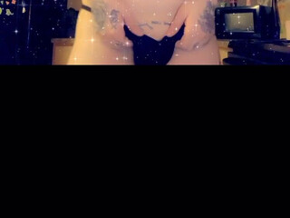 zeplynn brilliant bitch jerks both holes