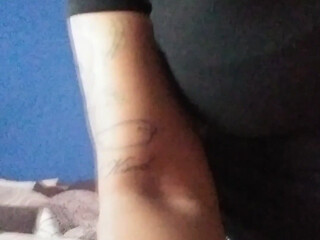 winterlashelldior gorgeous bitch strips and jerks off