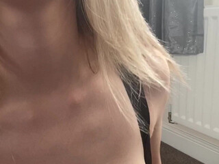 roseparker1998 Busty Asian passionately fucks with a guy