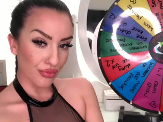 taramay69 appetizing dancer poses for the camera