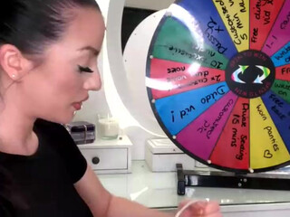 taramay69 young slut dancing striptease