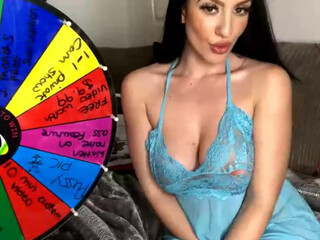 taramay69 hot bitch posing in lingerie