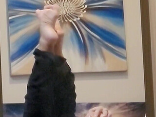 syrendemerxxx black-haired beauty communicates in fries