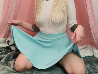 pupsicle_stick busty slut brings herself to squirt