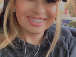 lisadaniels3 Gorgeous and sexy beauty