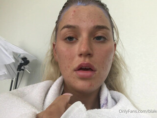 blakeblossomxxx juicy pussy fucks vaginal opening