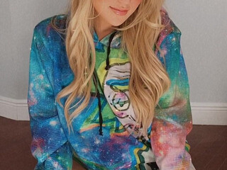 blakeblossomxxx beauty caresses her tits and pussy