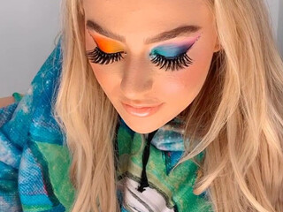 blakeblossomxxx jumps on a toy and cums