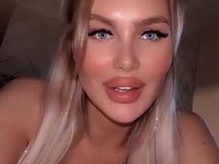 Milana aka milanasw onlyfans the obstinate babe works the body with oil