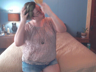 Silverthorne domestic doll will set you free with light striptease