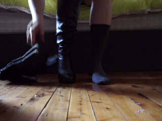 Kittywhite asshole queen caresses intimate places