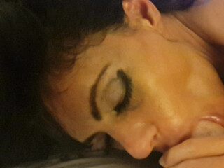 Claudia_Smith hot tick caresses beautiful tits