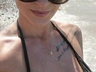 tiffanyleiddi onlyfans mature babe jerks both holes