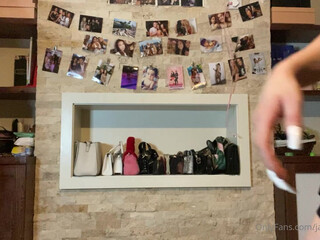 jasminheaney onlyfans bitch undresses erotically