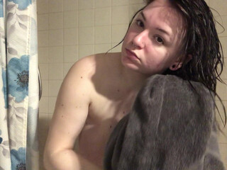 cumNrise impressive babe fucks anus