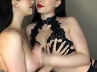 audreyandsadie onlyfans at work shows panties