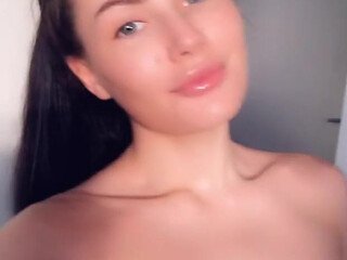 audreyandsadie onlyfans voluptuous