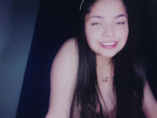 SophieLatina babe fucks both holes