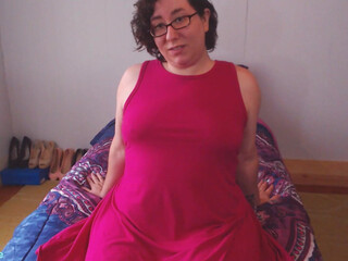 Silverthorne beauty fucks herself in front of the webcam