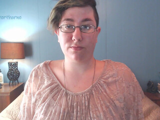 Silverthorne beautiful slut plows pussy with phallus