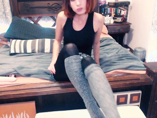 xxxCaligulaxxx cute girl pulls sex lips