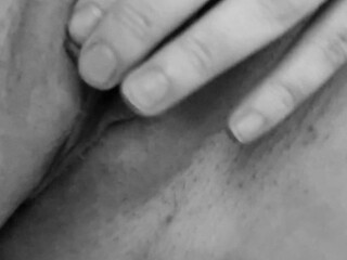 Riley Nixon onlyfans charming bitch spreads her legs