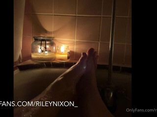 Riley Nixon onlyfans multiple videos of her cumming