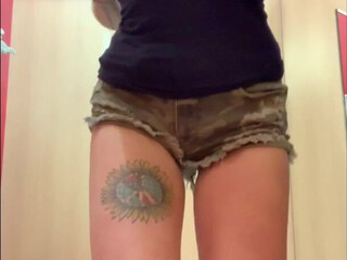 Lushious_lucy lustful babe caresses herself with fingers