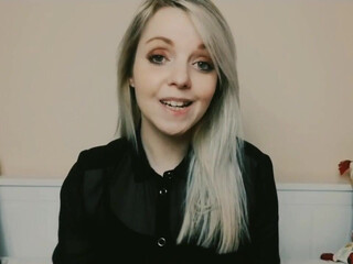 BelleBlake charming babe magically shows her body