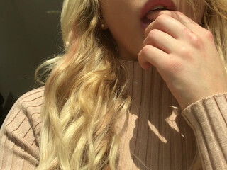 Alix Lynx onlyfans hot chick rides phallus
