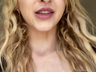 Alix Lynx onlyfans Credit lady