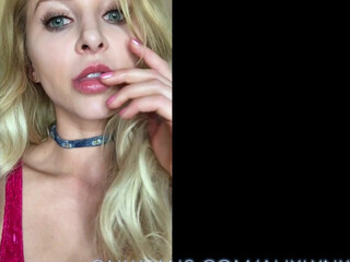 Alix Lynx onlyfans sweet doll fingering pussy