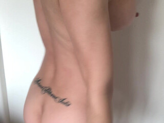 Alix Lynx onlyfans luxury sluts jerking off