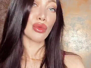 otkinkyjo.XXX onlyfans incredible bitch shows off her delicious ass.