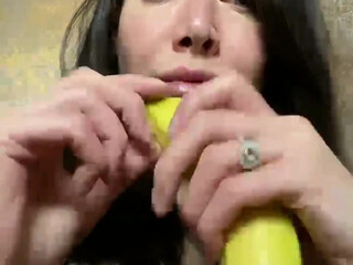 otkinkyjo.XXX onlyfans chick with slack tits dancing in front of the camera