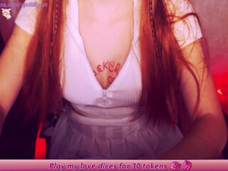 _blackpearrl charming bitch spreads her legs