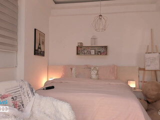 melaniewood Busty filly