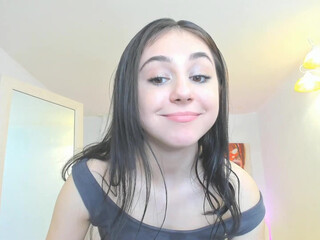 mary_marlow cute little woman pulling nipples