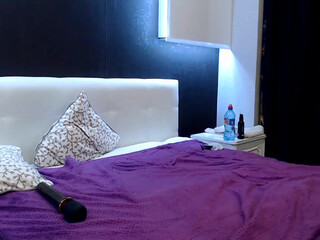 mary_and_mrbig big breasted harlot massages nipples