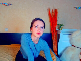 marry_may_ black-haired beauty fucks juicy crevices