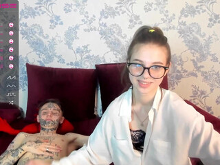 maaarynip a nice babe kneads her cunt