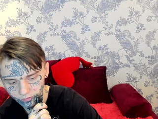 maaarynip buxom plays with long dildo