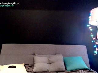 hongkongkitten cute slut fucks her dildo