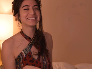 lizmreow passionate devil playing pranks in a free chat.