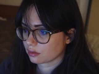 love_dont_be_shy sexy babe gently caresses pussy