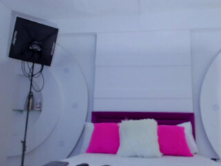 little_sadashi beauty arranged buns