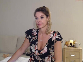 mselleswt  private with a toy