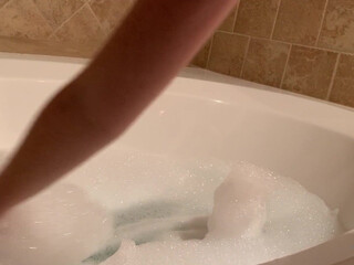 poison_ivee whore charms with its shapes