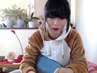 moyyango gorgeous slut shows big ass