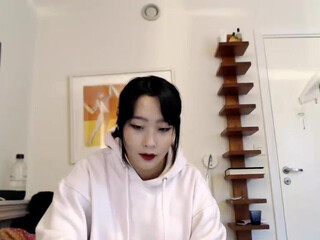 moyyango smeared her incredibly hot body with oil